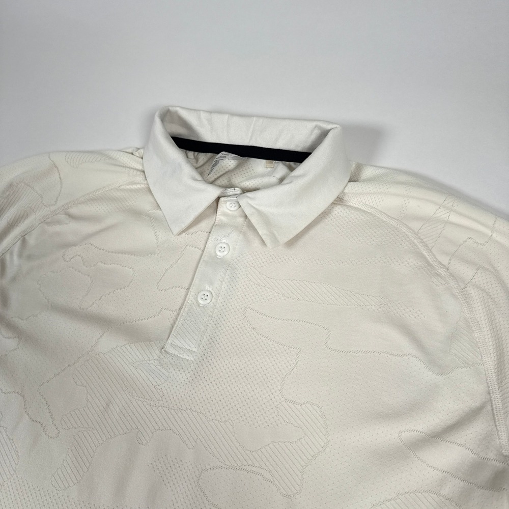 UNRL Polo‎ Shirt Mens Small White Cream Camo Textured Performance Athletic Golf